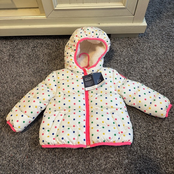 GAP Cream Sherpa Jacket with Colorful Accents - Picture 2 of 10